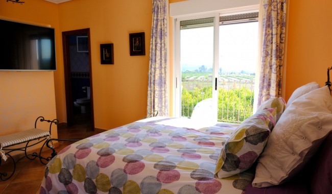 Begagnad - Finca - Orihuela - Correntías Medias