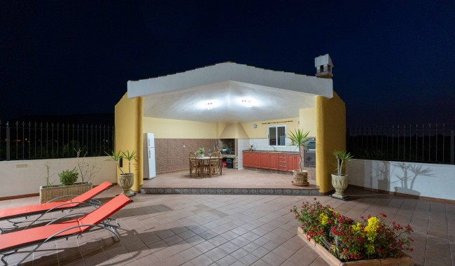 Begagnad - Finca - Orihuela - Correntías Medias