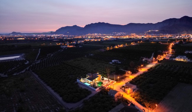 Begagnad - Finca - Orihuela - Correntías Medias