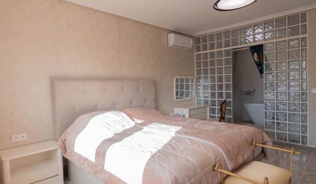 Sprzedaż - Willa - San Miguel de Salinas