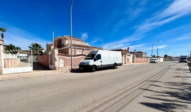 Begagnad - Villa - Torrevieja - El Chaparral