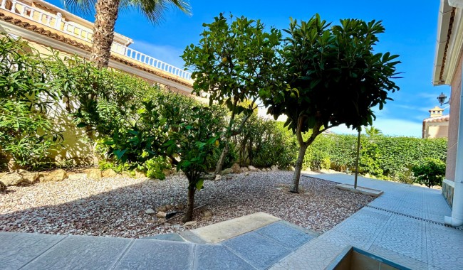 Begagnad - Villa - Torrevieja - El Chaparral