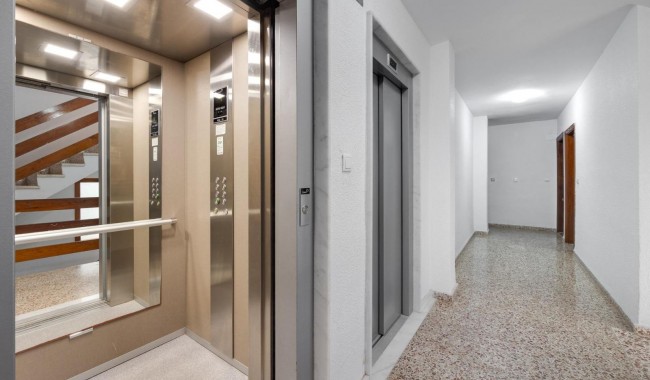 Begagnad - Lägenhet - Torrevieja - Playa de los Naufragos