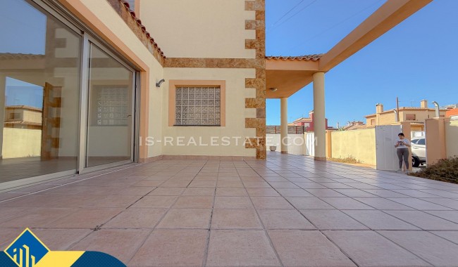 Resale - Villa - Torrevieja - Aguas Nuevas