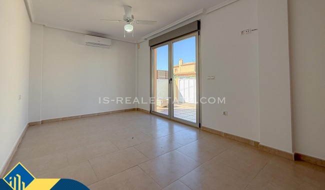 Resale - Villa - Torrevieja - Aguas Nuevas