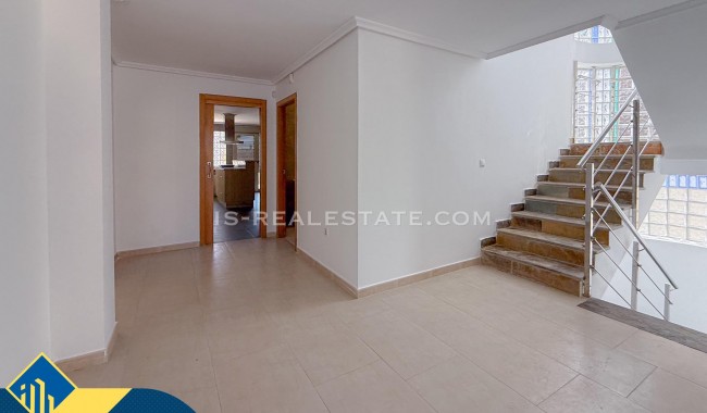 Resale - Villa - Torrevieja - Aguas Nuevas