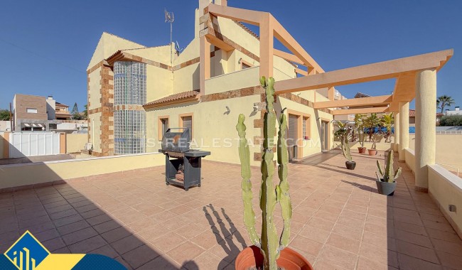 Resale - Villa - Torrevieja - Aguas Nuevas