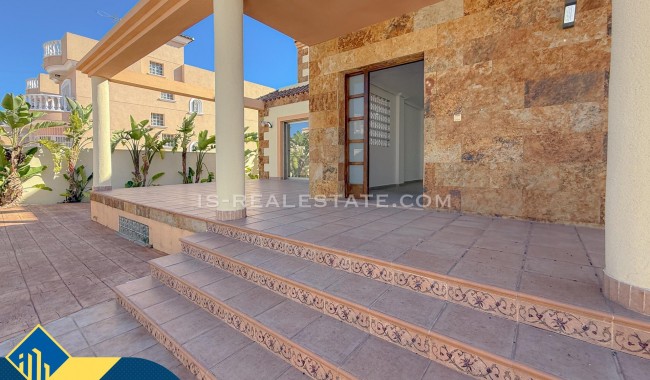 Resale - Villa - Torrevieja - Aguas Nuevas