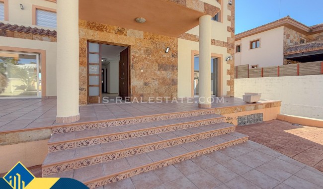 Resale - Villa - Torrevieja - Aguas Nuevas