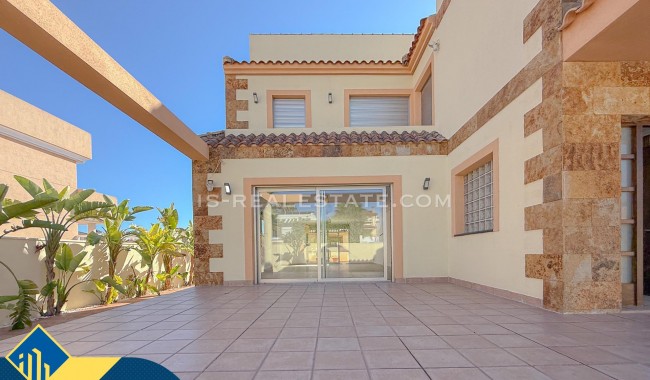 Resale - Villa - Torrevieja - Aguas Nuevas
