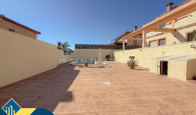 Resale - Villa - Torrevieja - Aguas Nuevas