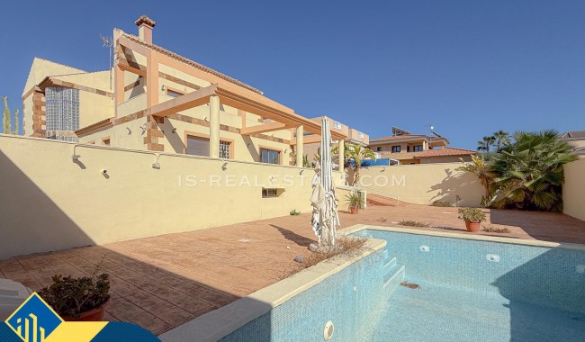 Resale - Villa - Torrevieja - Aguas Nuevas