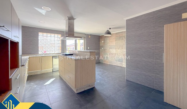 Resale - Villa - Torrevieja - Aguas Nuevas