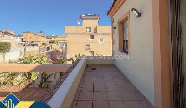 Resale - Villa - Torrevieja - Aguas Nuevas