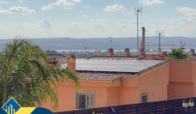 Resale - Villa - Torrevieja - Aguas Nuevas