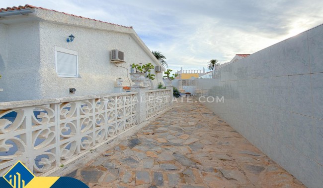 Segunda mano - Villa - Torrevieja - Los Angeles