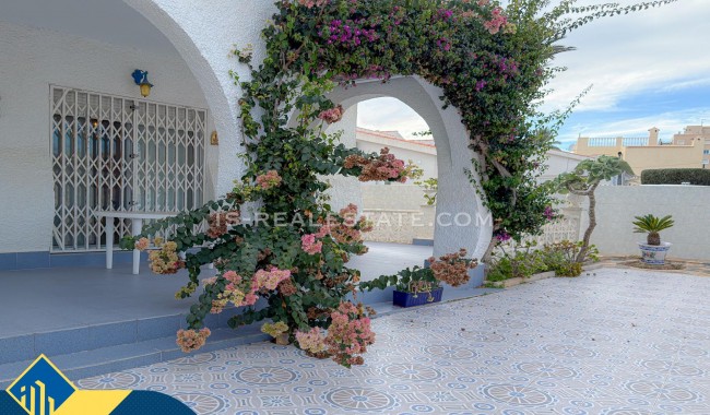 Segunda mano - Villa - Torrevieja - Los Angeles