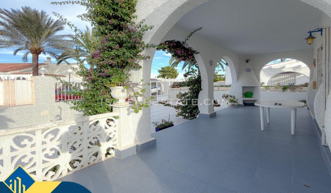 Segunda mano - Villa - Torrevieja - Los Angeles