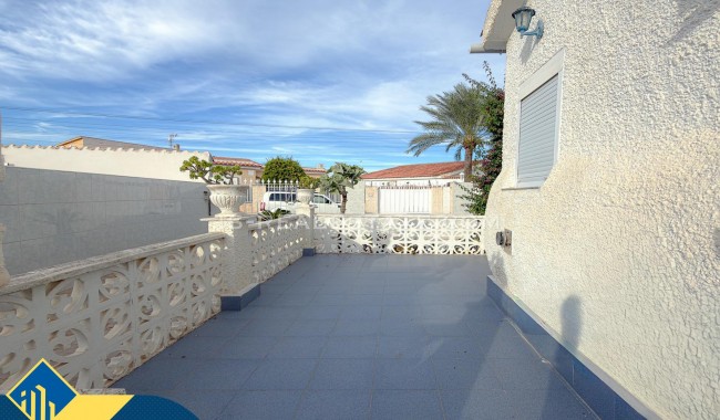 Segunda mano - Villa - Torrevieja - Los Angeles