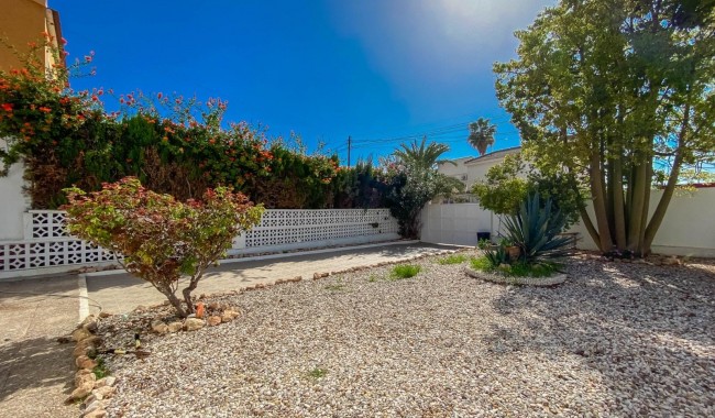 Resale - Villa - Torrevieja - Aguas Nuevas