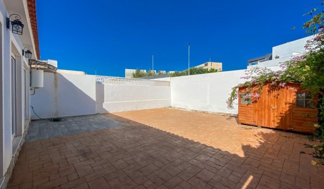 Resale - Villa - Torrevieja - Aguas Nuevas