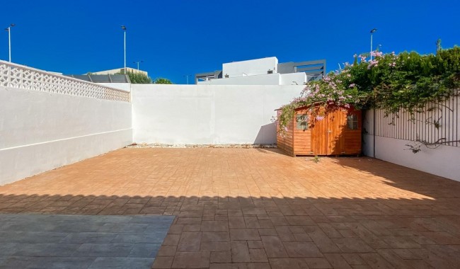 Resale - Villa - Torrevieja - Aguas Nuevas