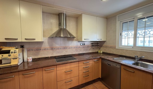 Resale - Townhouse - Los Montesinos