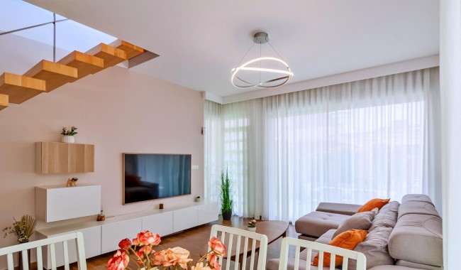 Begagnad - Villa - Pilar de La Horadada - Pueblo Latino