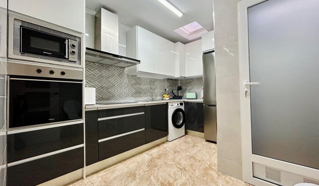 Segunda mano - Adosado - Torrevieja - Urbanización San Luis