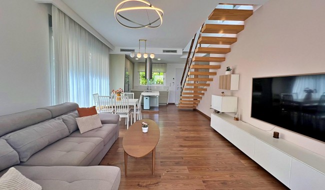 Resale - Villa - Pilar de La Horadada - Pueblo Latino