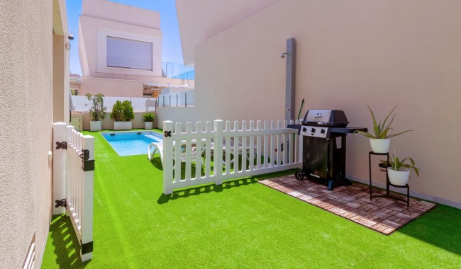 Resale - Villa - Pilar de La Horadada - Pueblo Latino