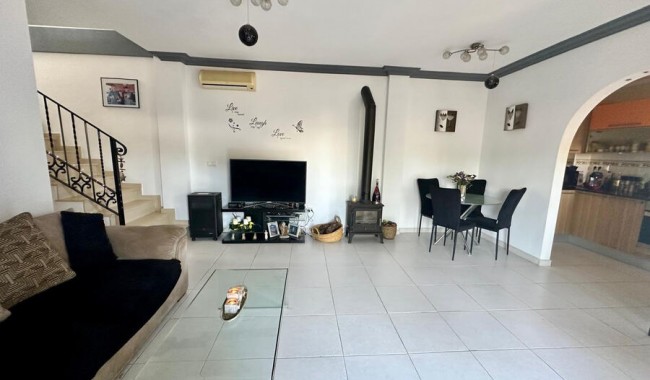 Resale - Villa - Los Montesinos