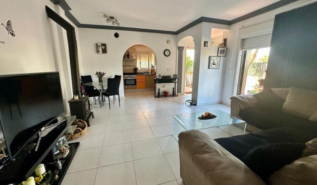 Resale - Villa - Los Montesinos