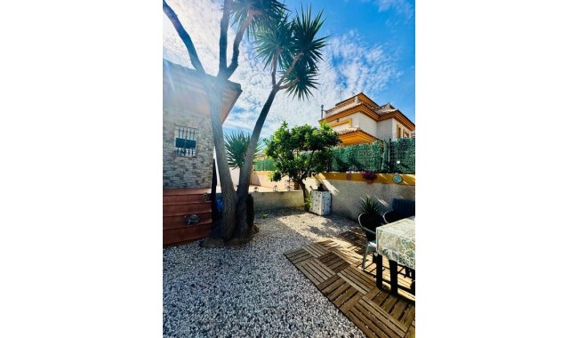 Resale - Villa - Los Montesinos