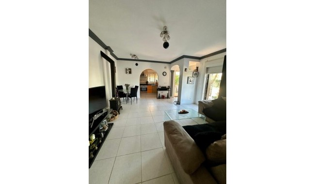 Resale - Villa - Los Montesinos