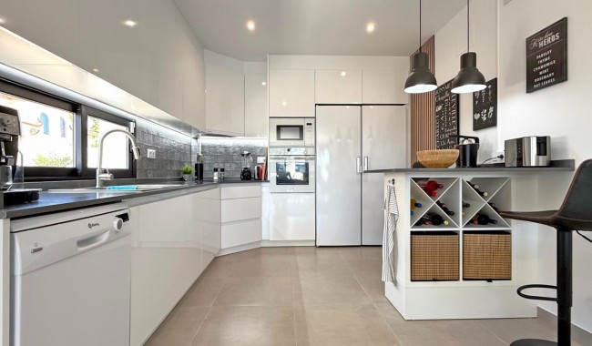 Sprzedaż - Willa - San Pedro del Pinatar