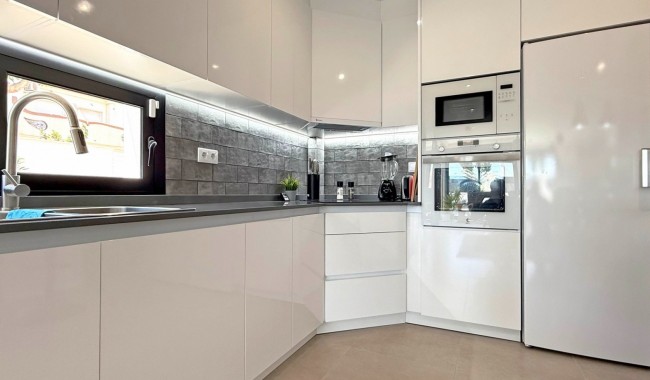 Sprzedaż - Willa - San Pedro del Pinatar