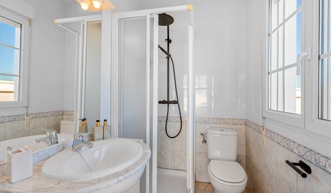 Resale - Finca - Los Montesinos