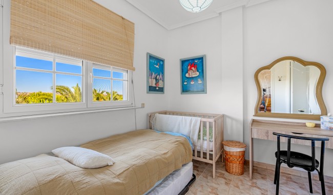 Resale - Finca - Los Montesinos