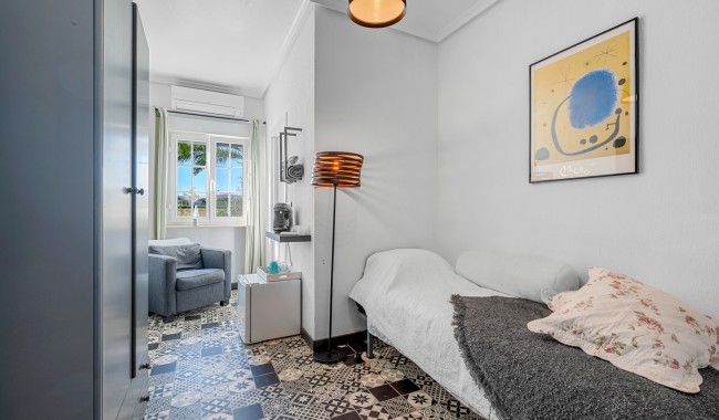 Resale - Finca - Los Montesinos