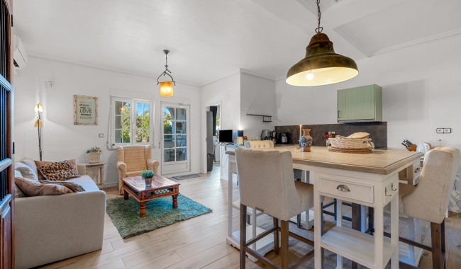 Resale - Finca - Los Montesinos