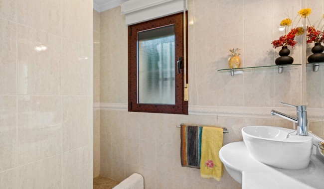 Resale - Villa - Algorfa - Castillo De Montemar