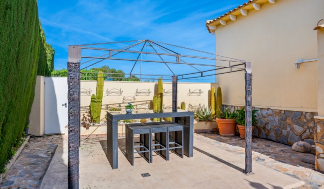 Resale - Villa - Algorfa - Castillo De Montemar