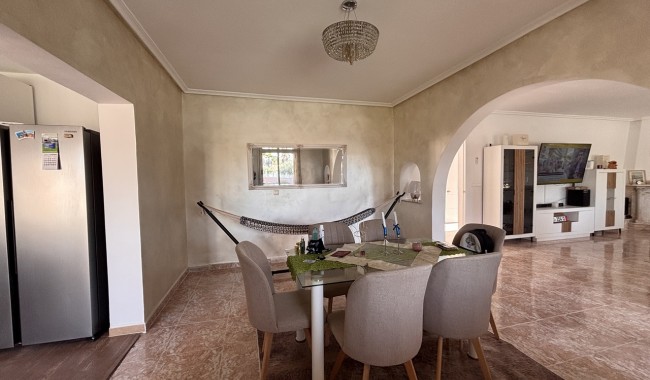 Begagnad - Villa - Benijófar