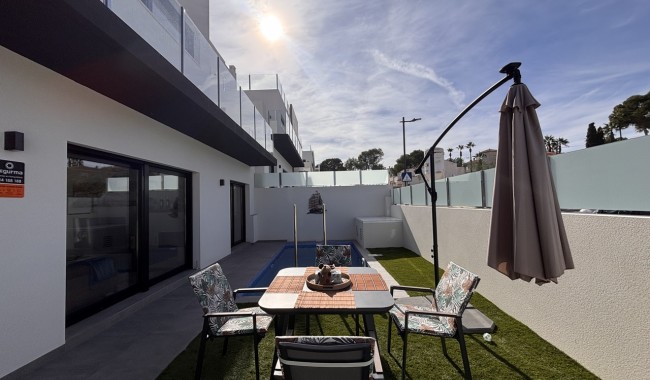 Begagnad - Villa - Orihuela - Villamartín