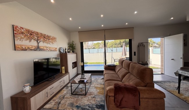 Begagnad - Villa - Orihuela - Villamartín