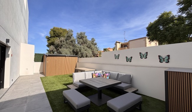 Begagnad - Villa - Orihuela - Villamartín