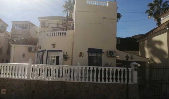 Resale - Villa - Orihuela - Villamartín