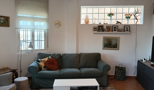 Resale - Villa - Los Montesinos - La Herrada