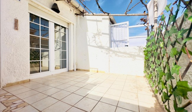 Sprzedaż - Apartament - Torrevieja - Los Frutales